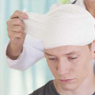 man with symptons from concussion