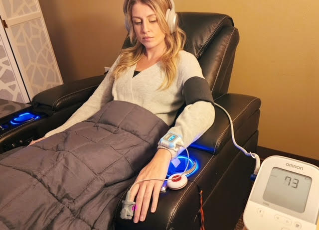 Pshychotherapist and patient using KAT